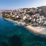Ocean Front In Ferienhaus Slatine