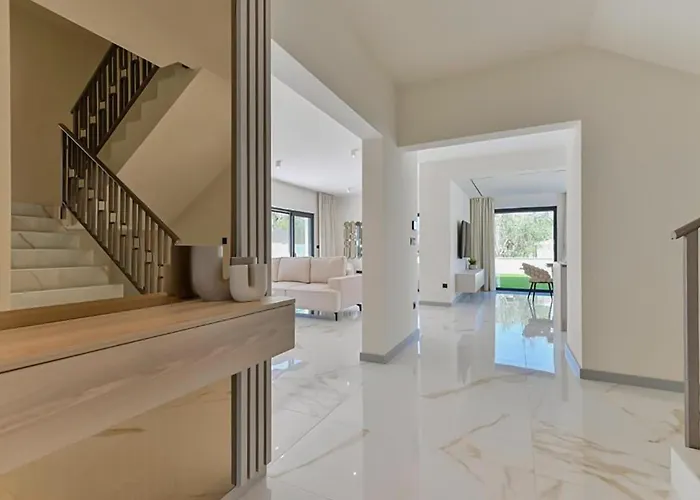 Ocean Front In Vikendica *