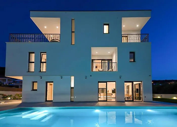 Ocean Front In Slatine